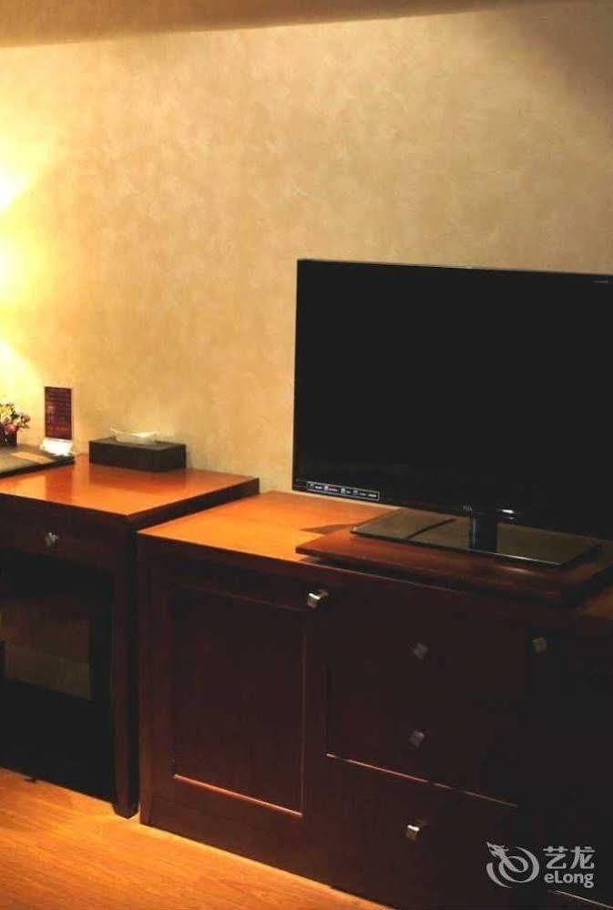 Hotel Pujiang Expo 3*